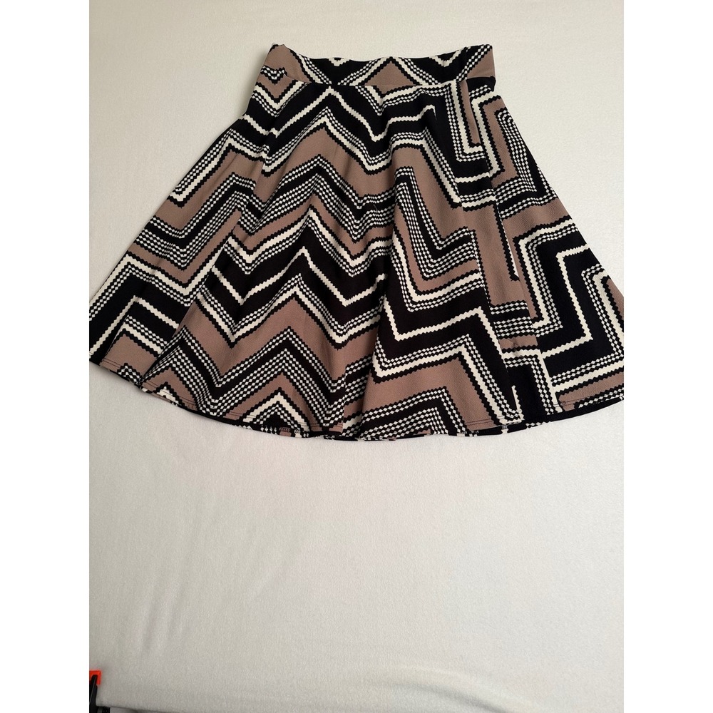 Tiffany & Grey Chevron Zigzag Skater Skirt Black Taupe Geometric Mini Skirt